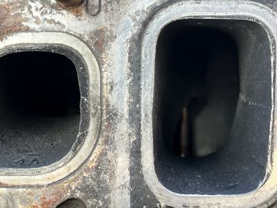 Dieselben Ansaugkanäle nach der Reinigung mit Walnussgranulat